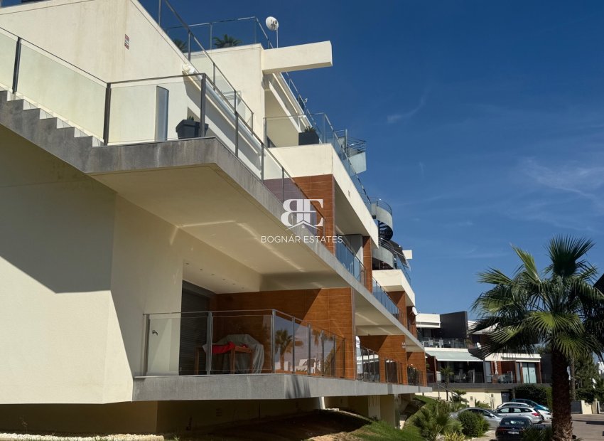 Resale - apartment -
Orihuela Costa - Villamartín