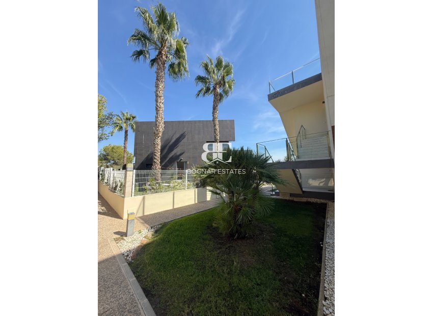 Resale - apartment -
Orihuela Costa - Villamartín