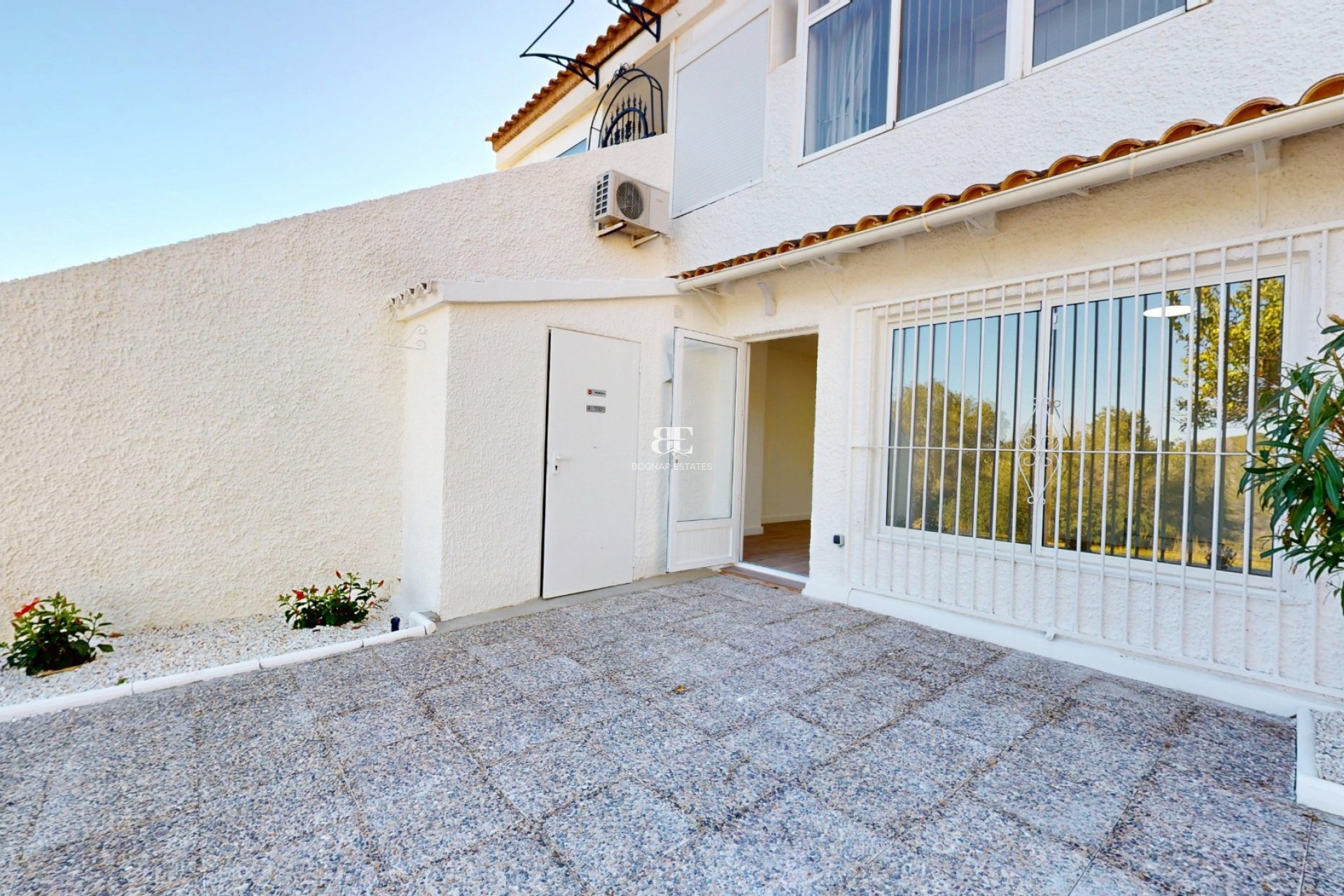 Resale - apartment -
Orihuela Costa - Villamartín