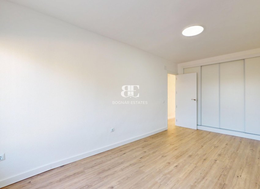 Resale - apartment -
Orihuela Costa - Villamartín