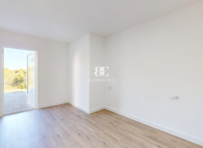 Resale - apartment -
Orihuela Costa - Villamartín