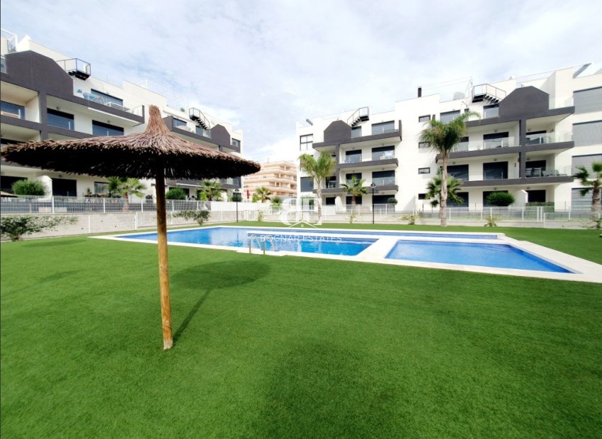 Resale - apartment -
Orihuela Costa - Villamartín