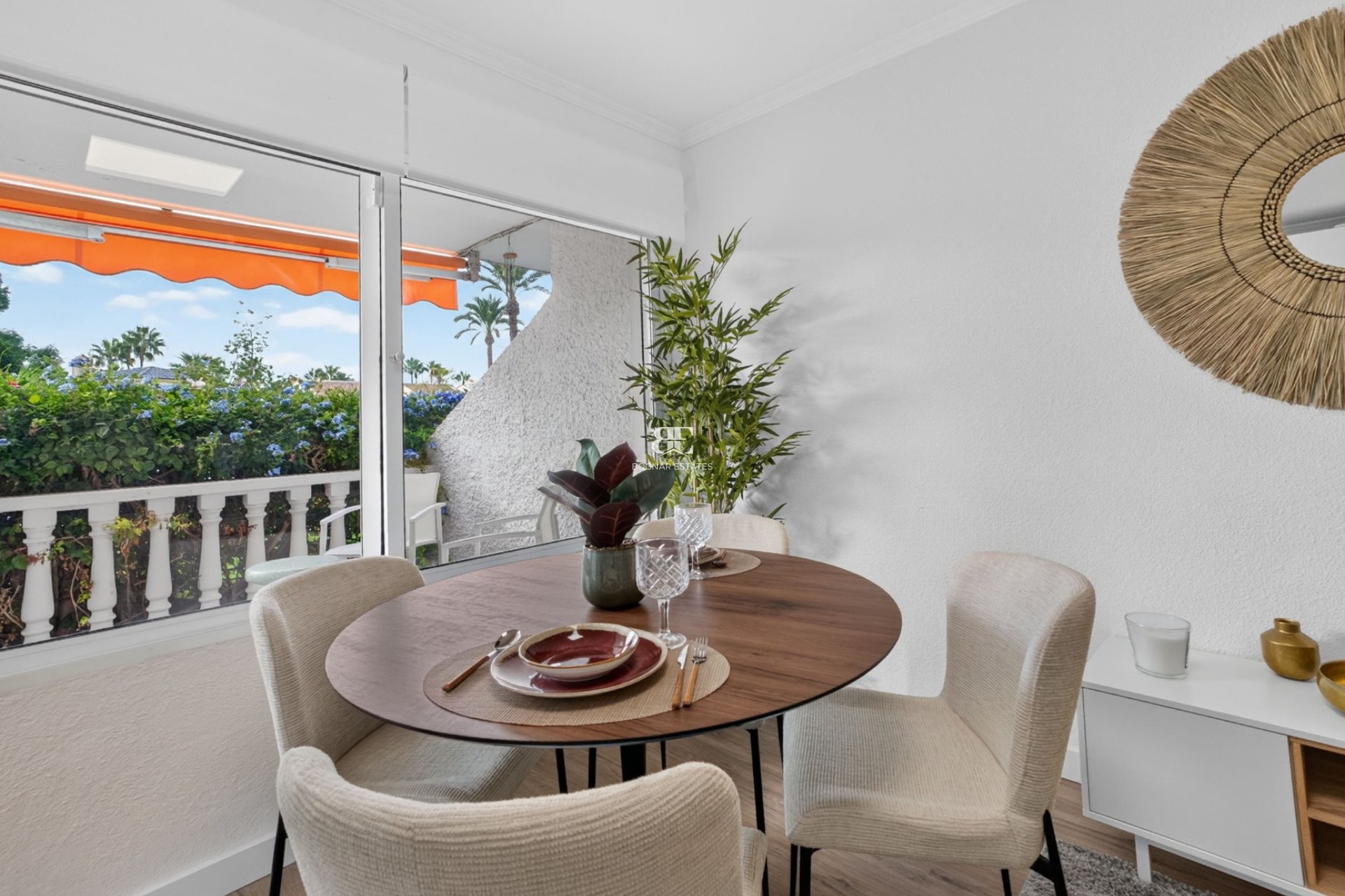 Resale - apartment -
Orihuela Costa - Villamartín