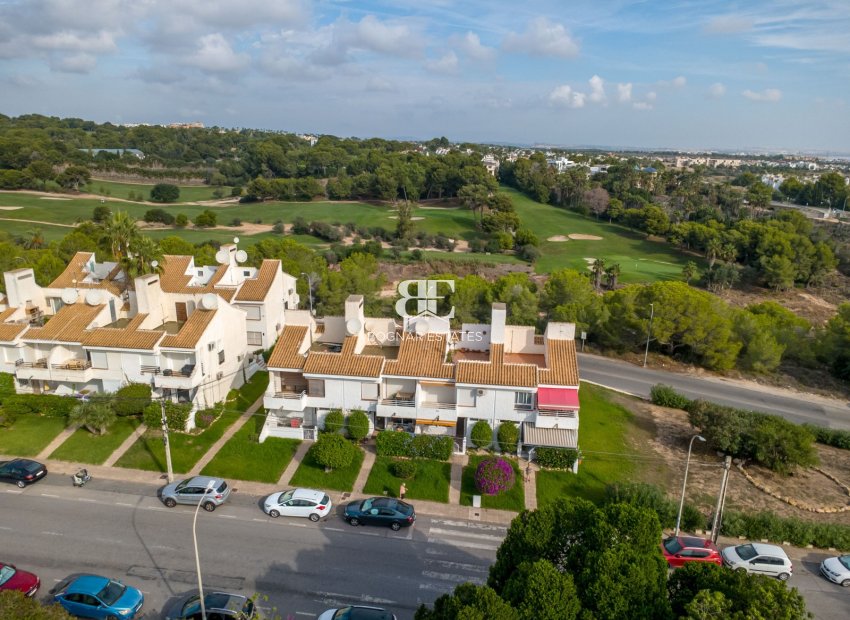 Resale - apartment -
Orihuela Costa - Villamartín