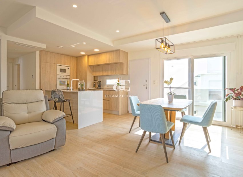 Resale - apartment -
Orihuela Costa - Villamartín