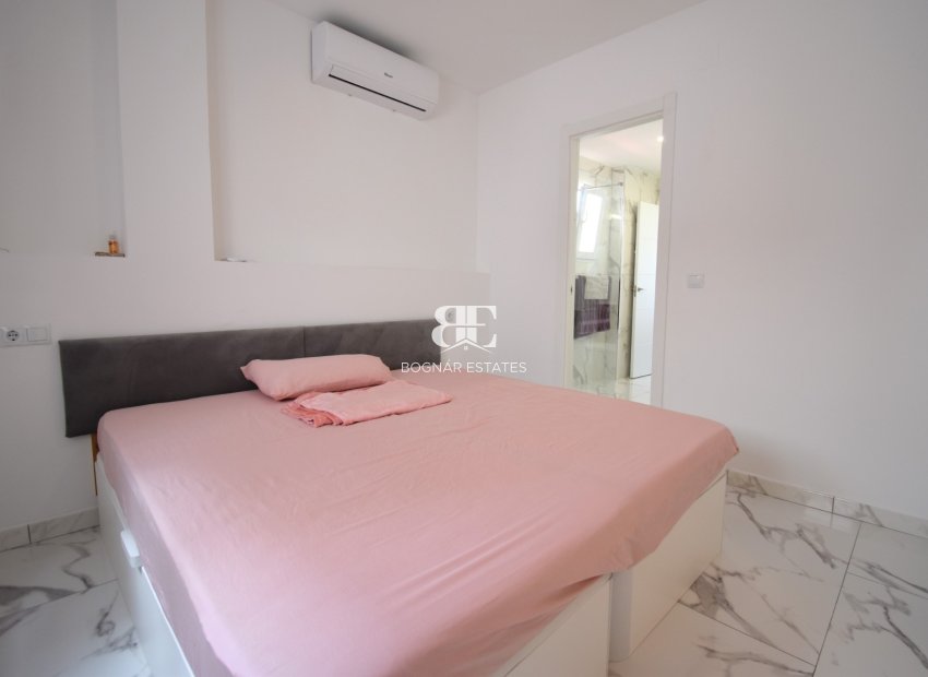 Resale - apartment -
Orihuela Costa - Villamartín