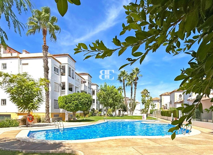 Resale - apartment -
Orihuela Costa - Villamartín
