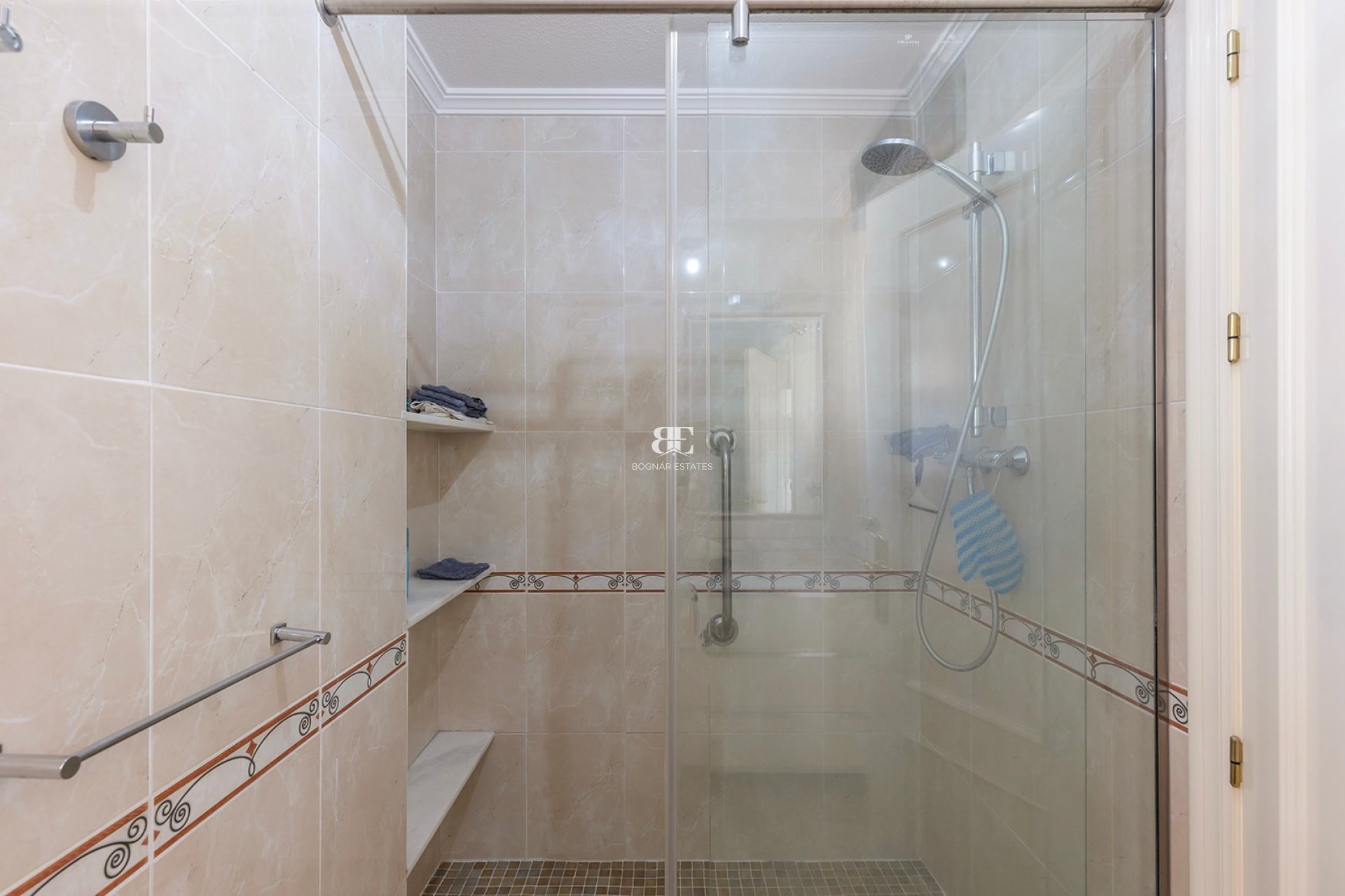 Resale - apartment -
Orihuela Costa - Villamartín