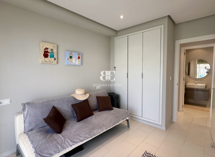 Resale - apartment -
Orihuela Costa - Villamartín