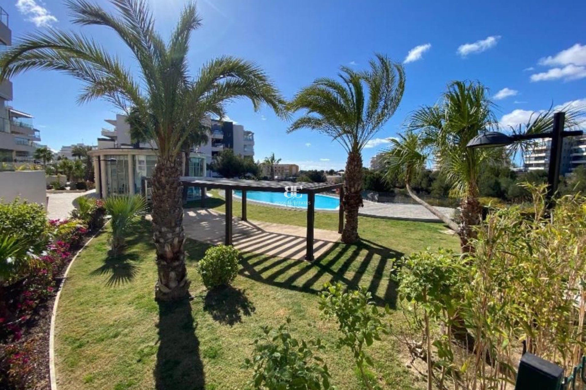 Resale - apartment -
Orihuela Costa - Villamartín