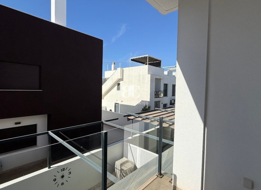Resale - apartment -
Pilar de la Horadada - Costa Blanca