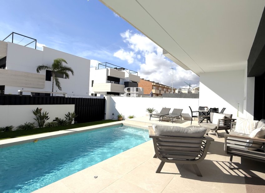 Resale - apartment -
Pilar de la Horadada - Costa Blanca