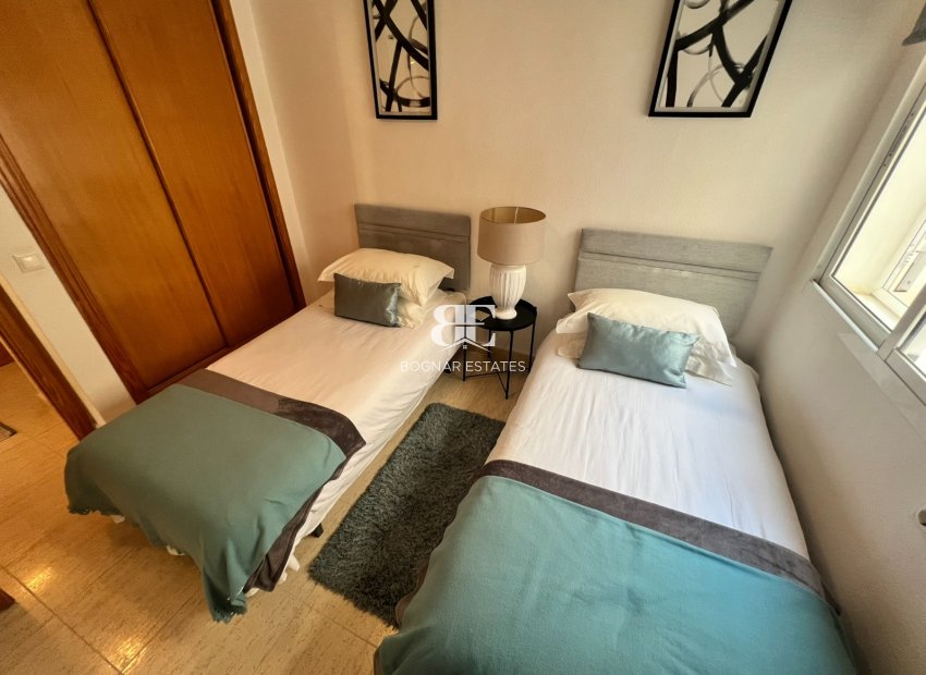 Resale - apartment -
Pilar de la Horadada - Mil Palmeras