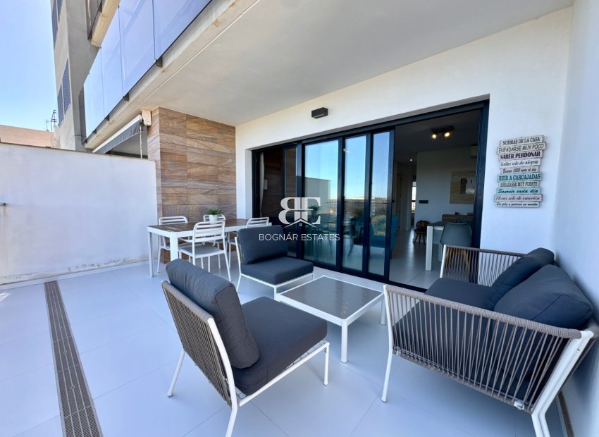 Resale - apartment -
Pilar de la Horadada - Mil Palmeras