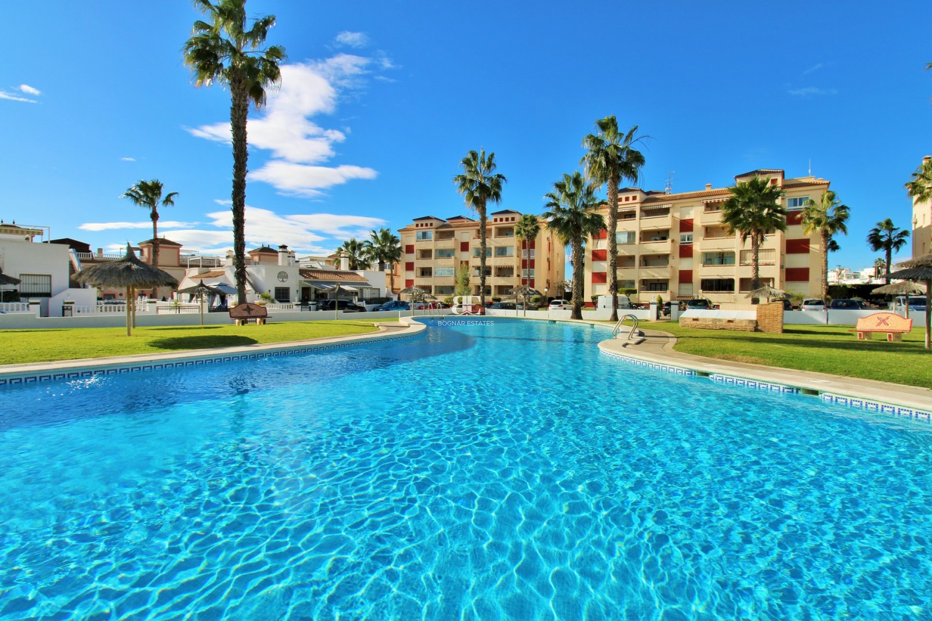 Resale - apartment -
Playa Flamenca