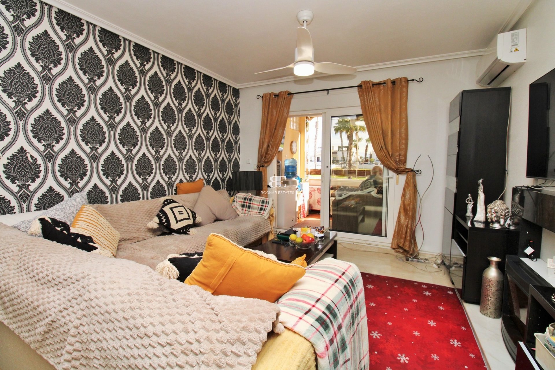 Resale - apartment -
Playa Flamenca