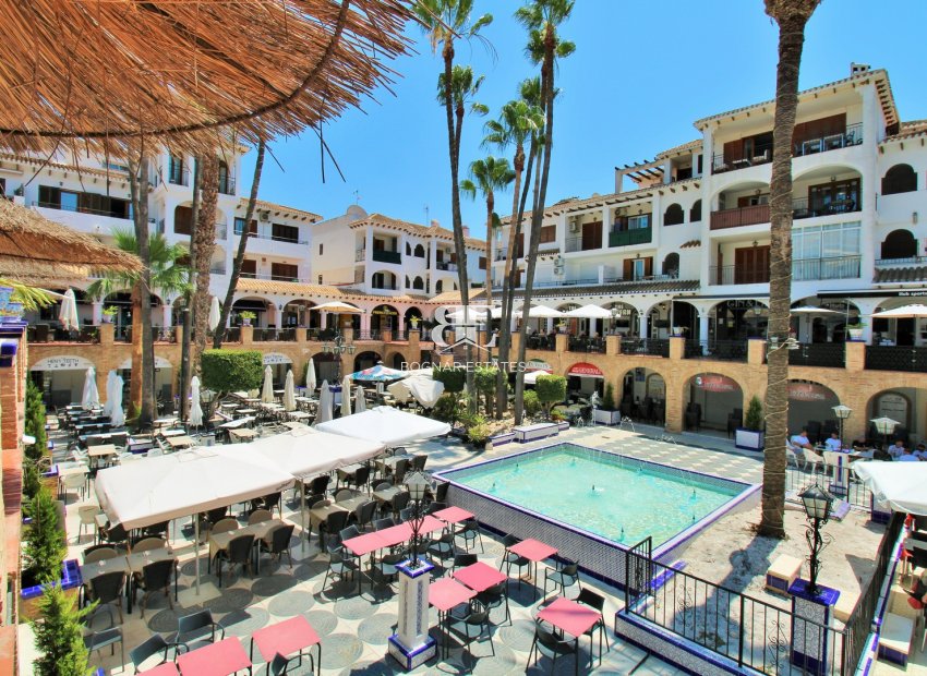 Resale - apartment -
Playa Flamenca