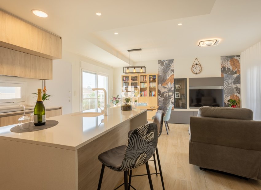 Resale - apartment -
San Miguel de Salinas - Blue Lagoon