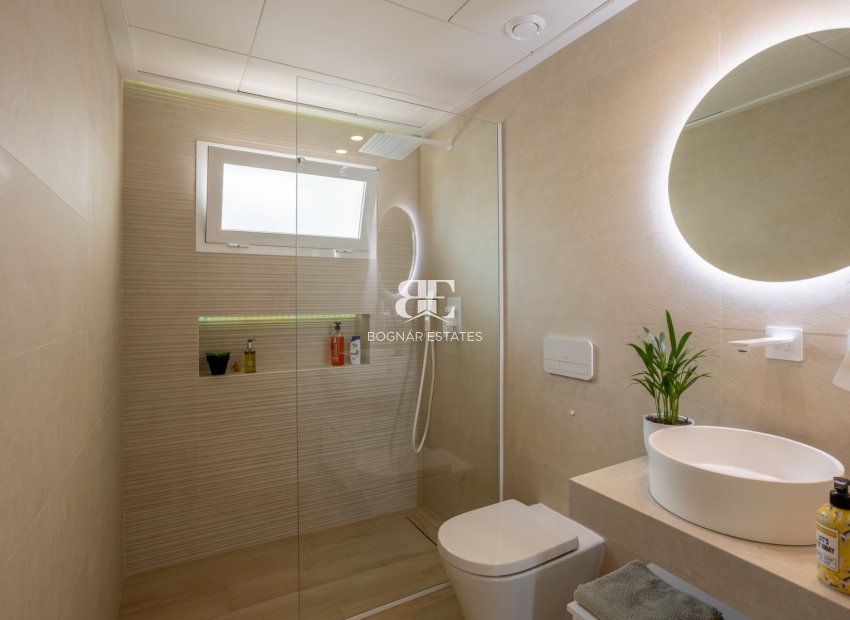 Resale - apartment -
San Miguel de Salinas - Blue Lagoon