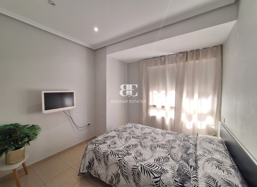 Resale - apartment -
Santa Pola - Center