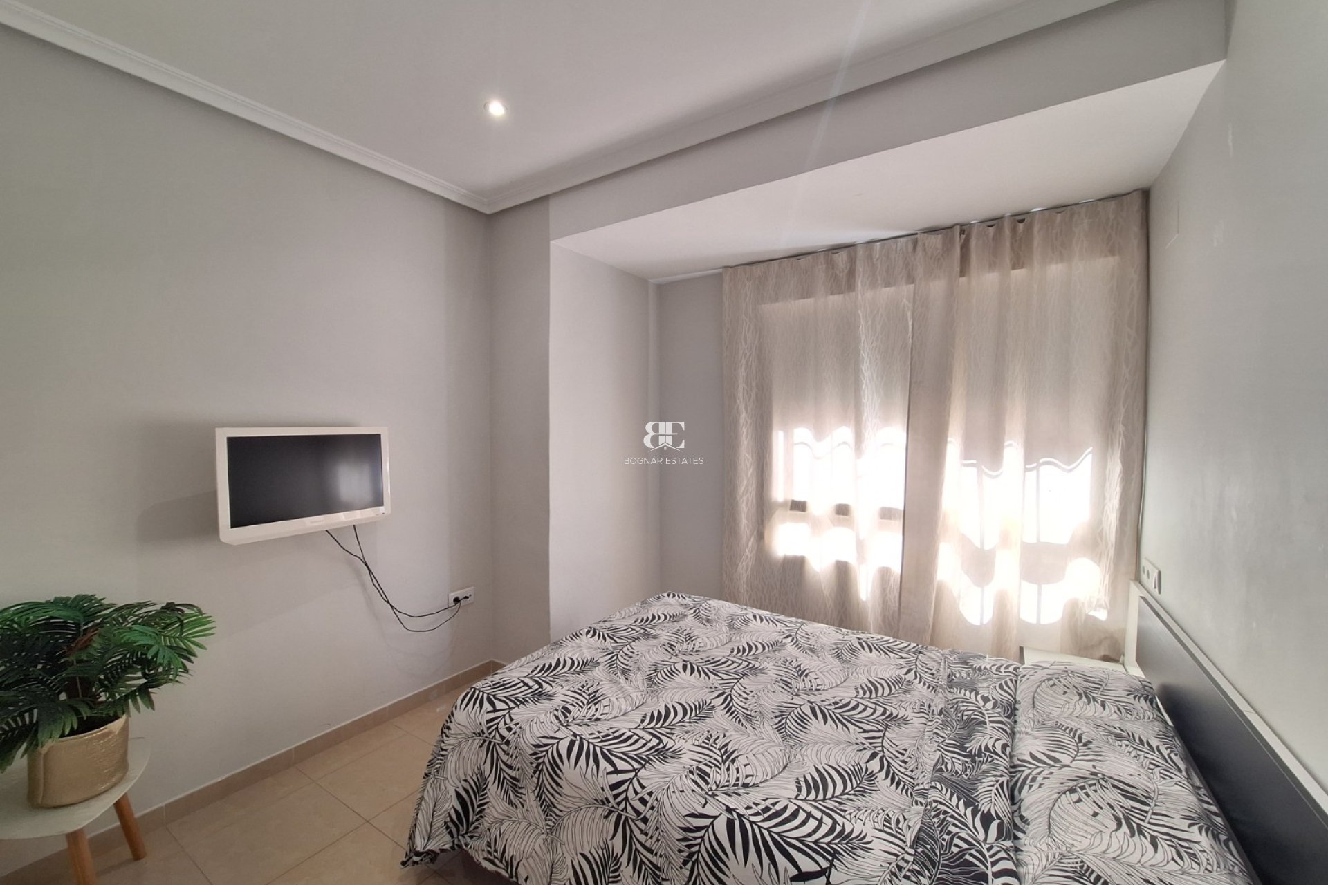 Resale - apartment -
Santa Pola - Center