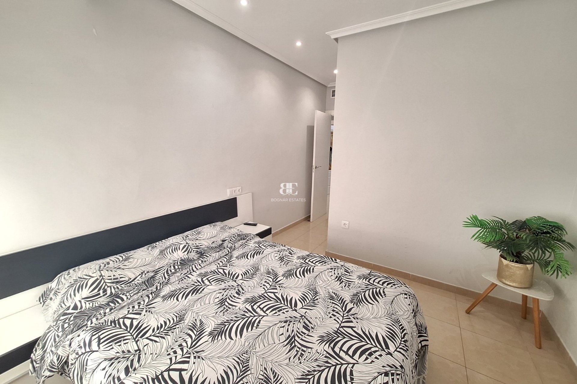 Resale - apartment -
Santa Pola - Center
