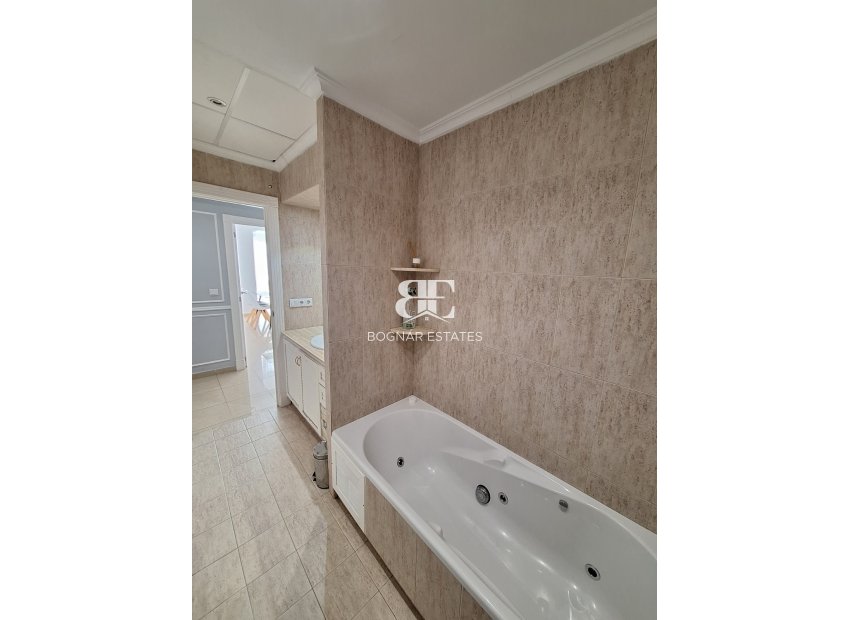 Resale - apartment -
Santa Pola - Center