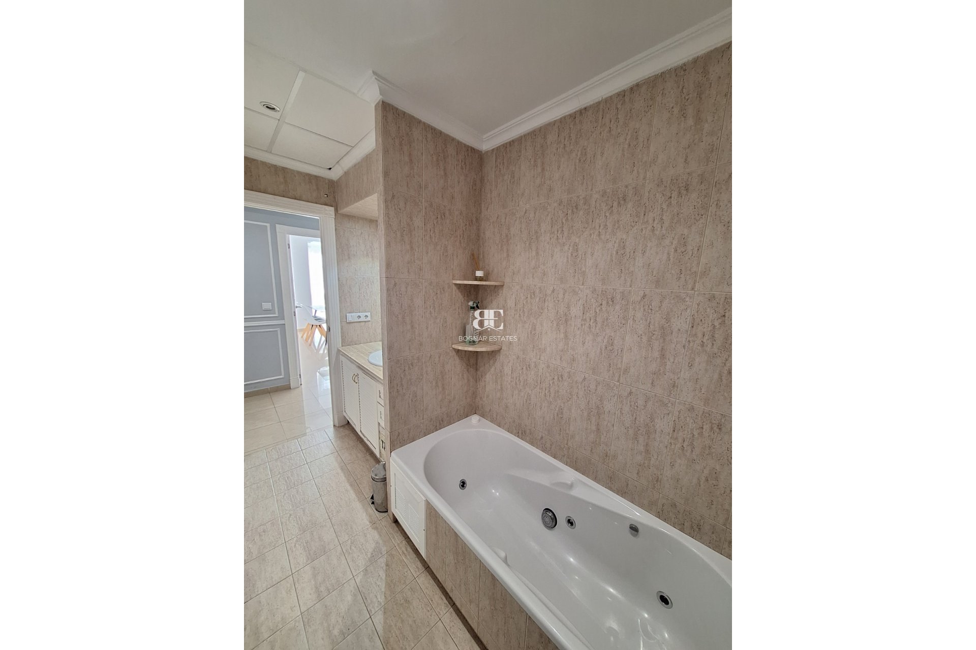 Resale - apartment -
Santa Pola - Center