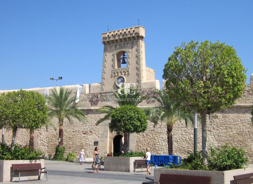 Resale - apartment -
Santa Pola - Center
