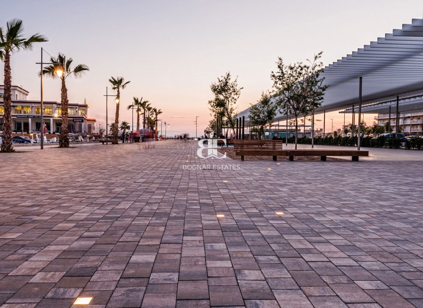 Resale - apartment -
Santa Pola - Center