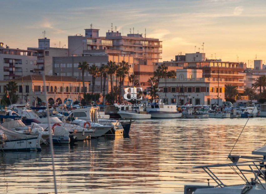 Resale - apartment -
Santa Pola - Center