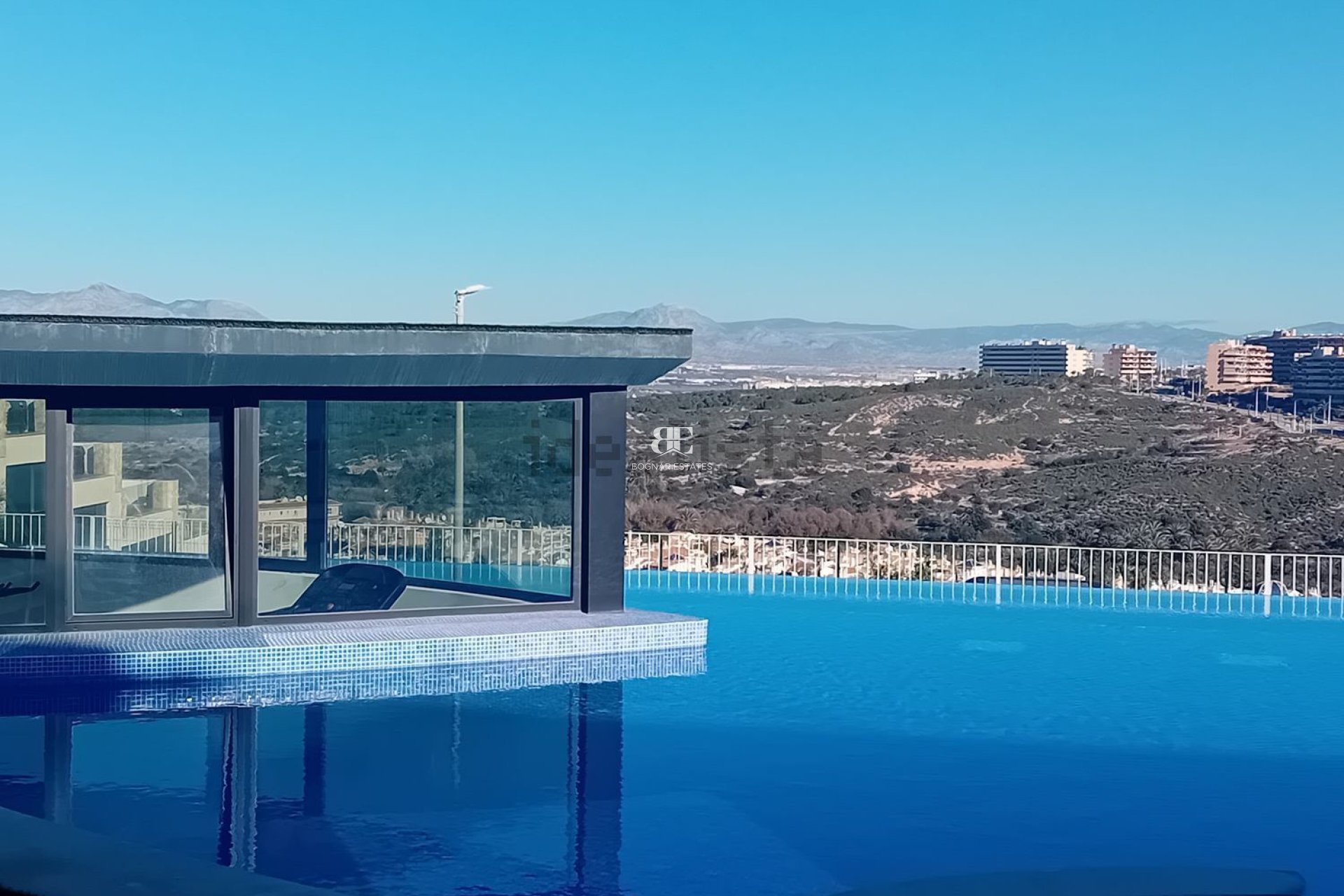 Resale - apartment -
Santa Pola - Gran Alacant