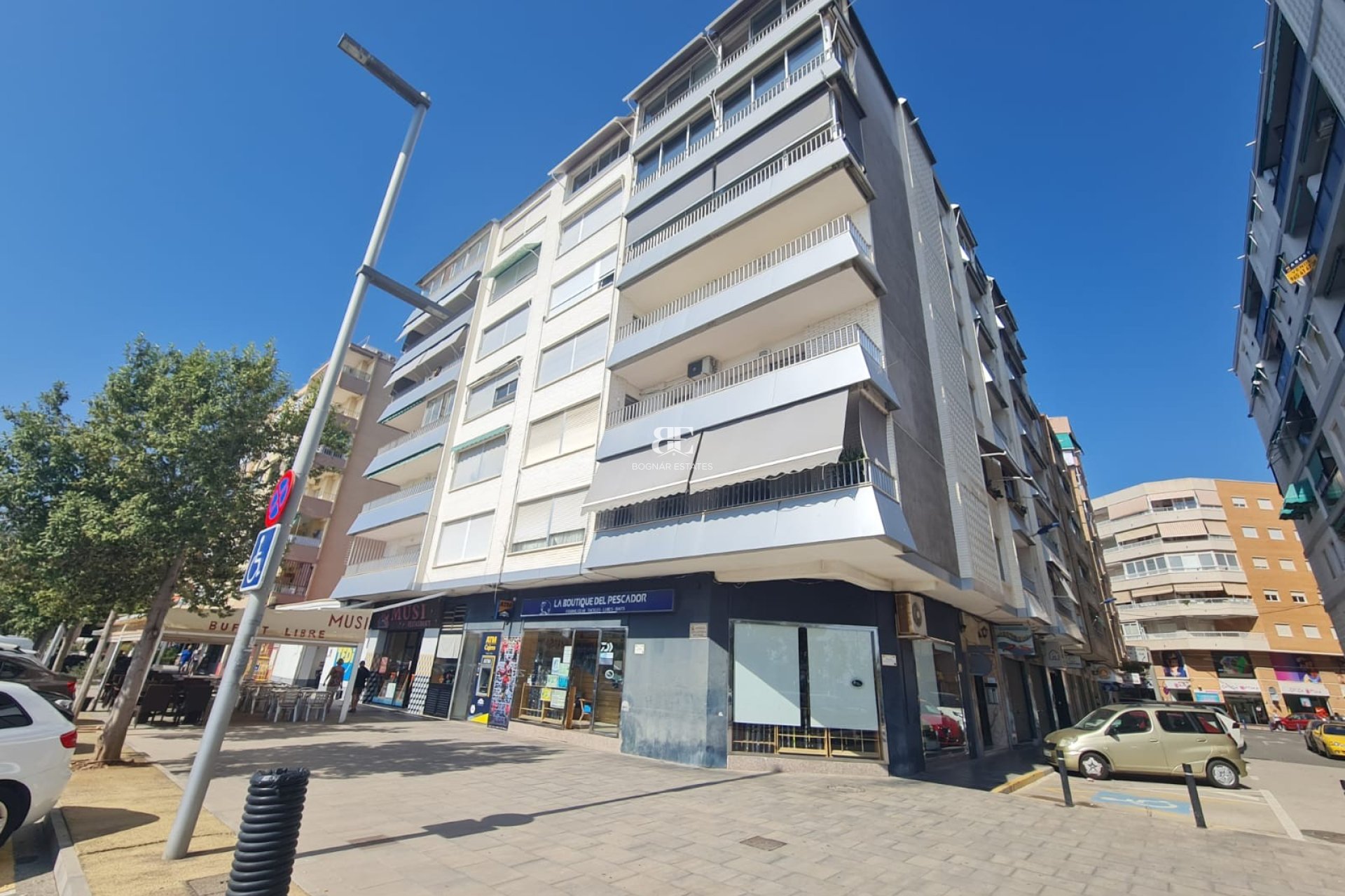 Resale - apartment -
Santa Pola - Puerto