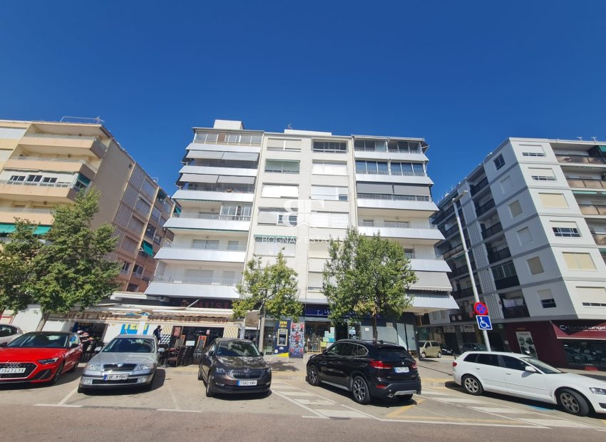 Resale - apartment -
Santa Pola - Puerto