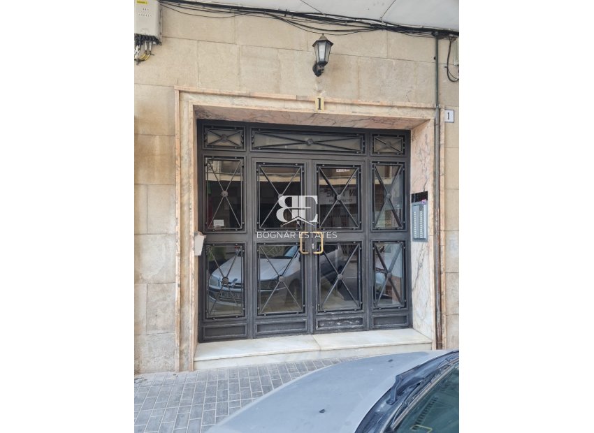 Resale - apartment -
Santa Pola - Puerto