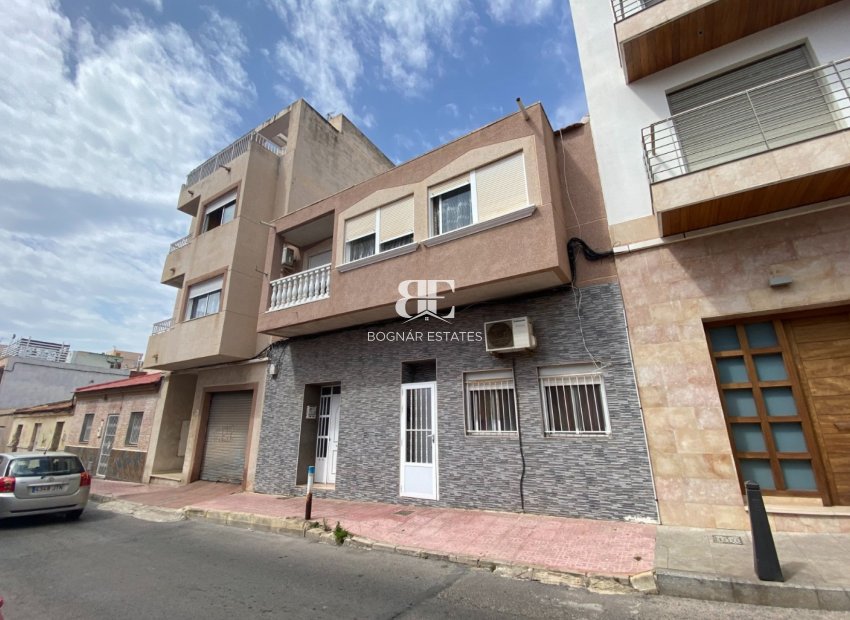Resale - apartment -
Torrevieja - Center