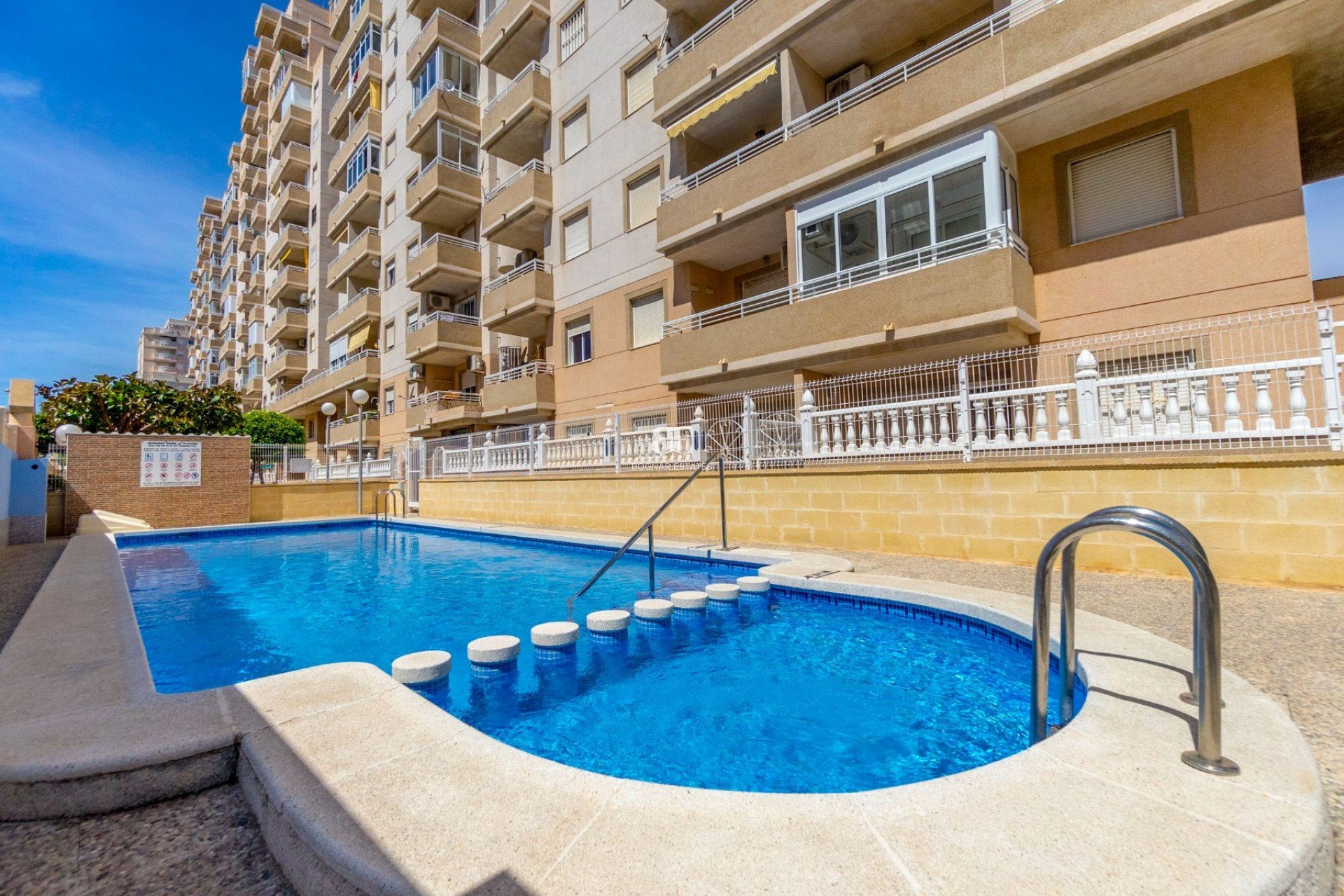 Resale - apartment -
Torrevieja - Center