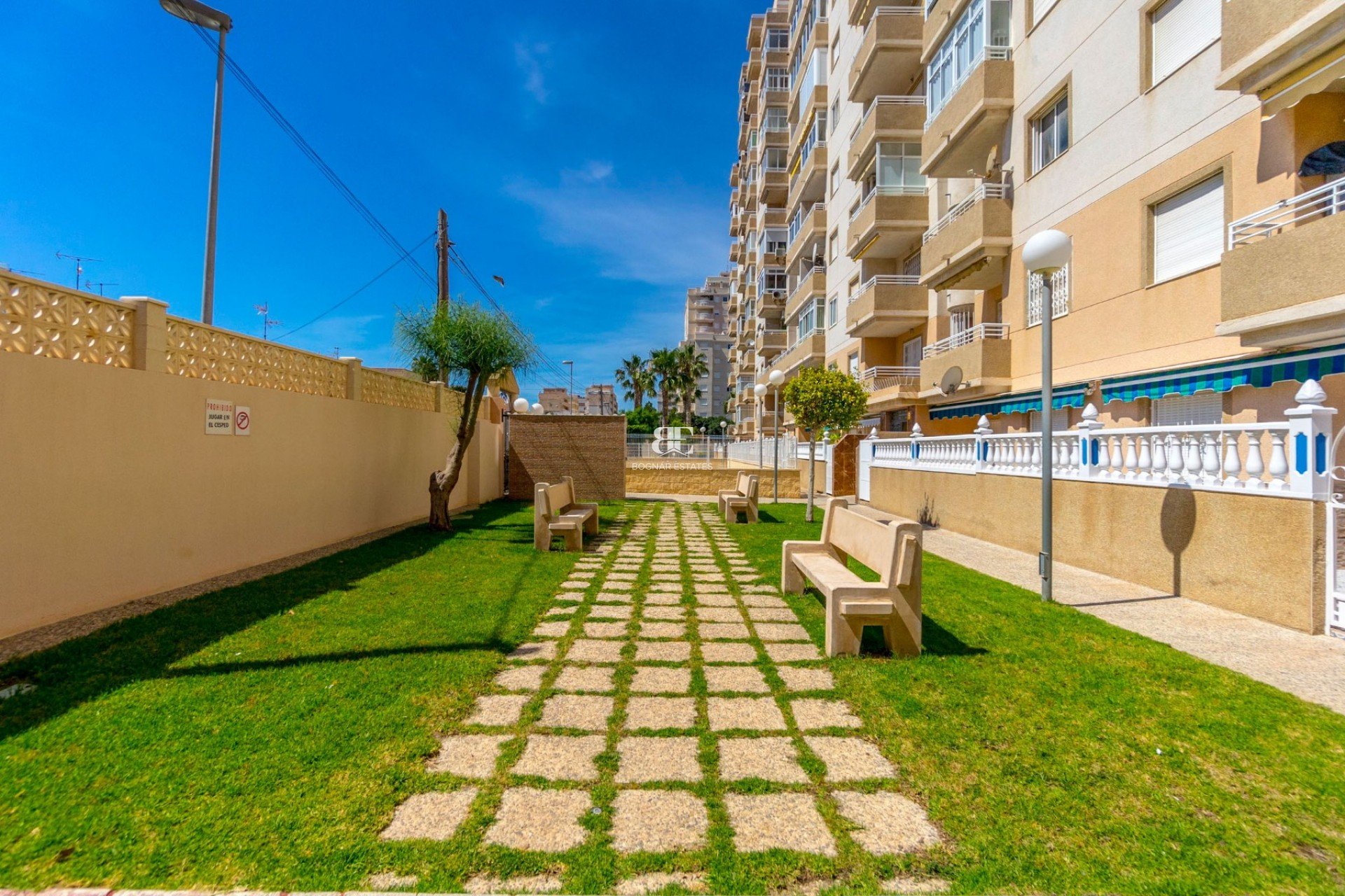Resale - apartment -
Torrevieja - Center