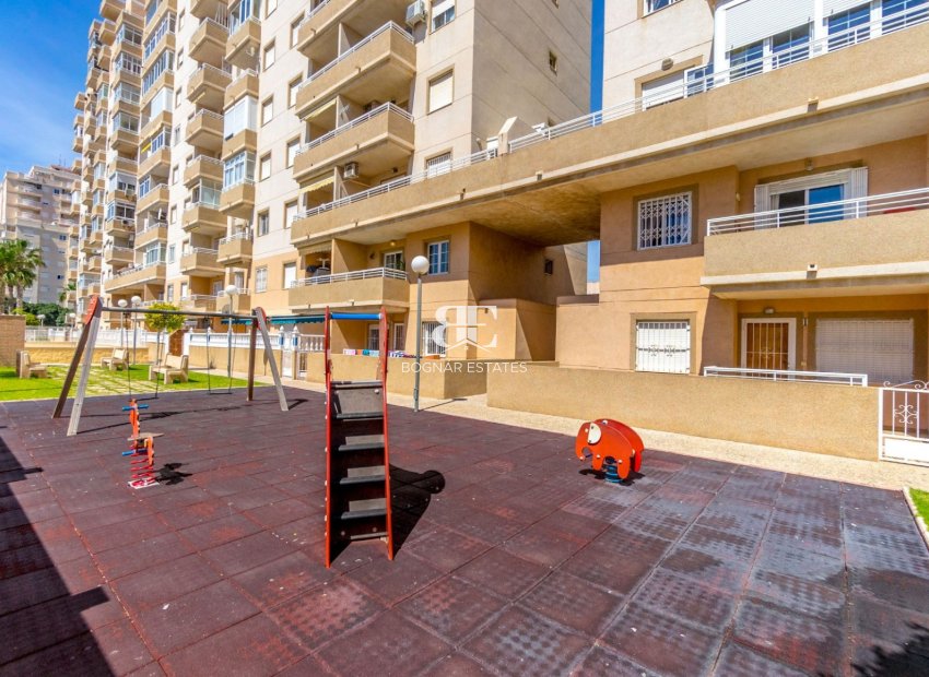 Resale - apartment -
Torrevieja - Center