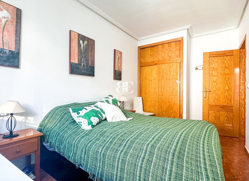 Resale - apartment -
Torrevieja - Center