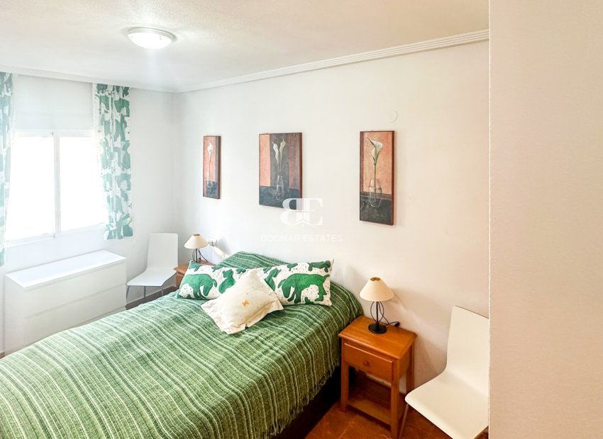 Resale - apartment -
Torrevieja - Center