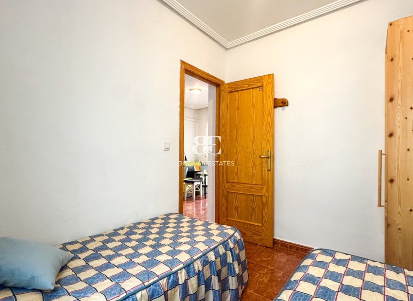 Resale - apartment -
Torrevieja - Center