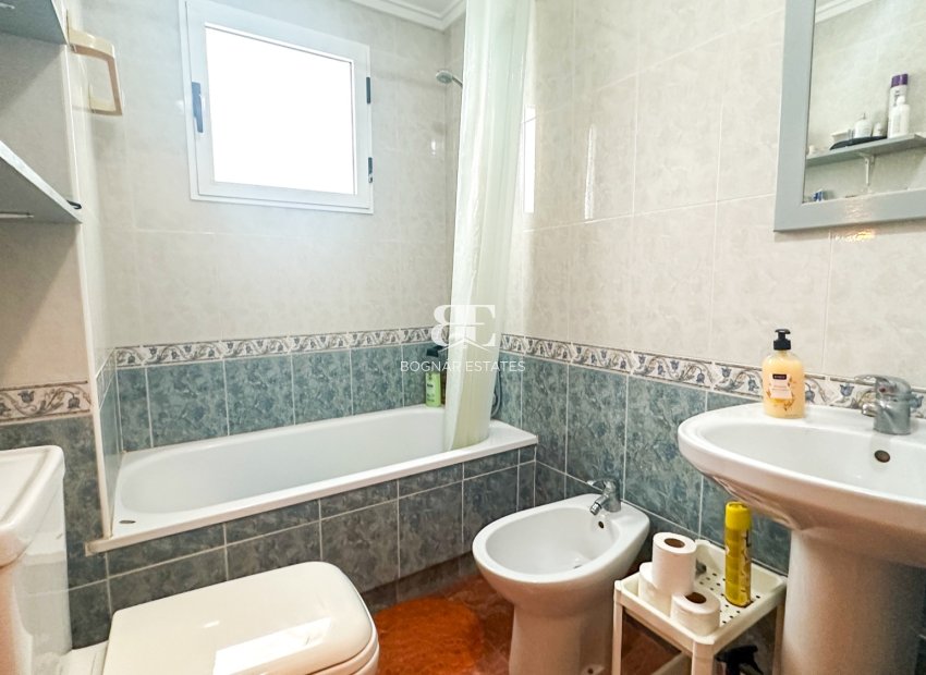 Resale - apartment -
Torrevieja - Center