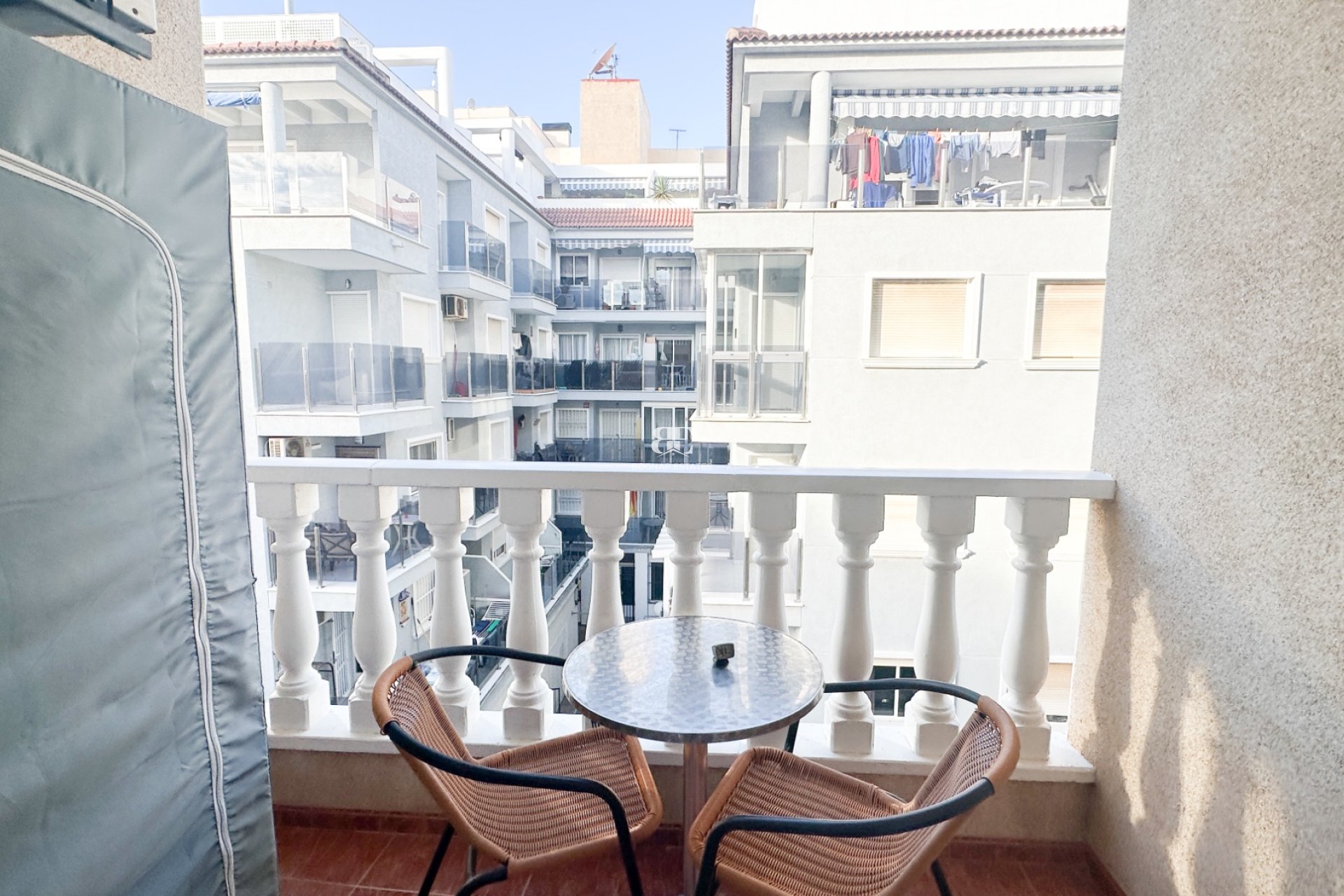 Resale - apartment -
Torrevieja - Center