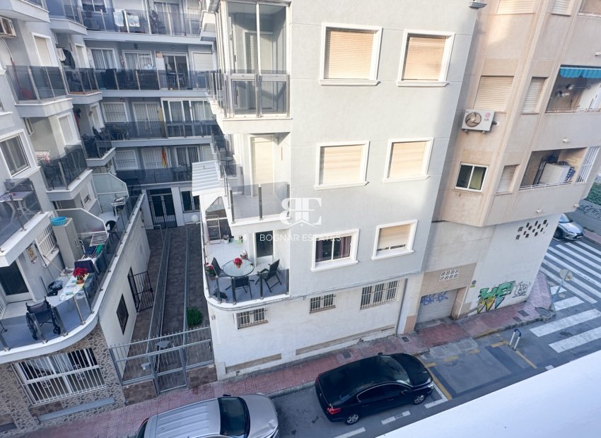 Resale - apartment -
Torrevieja - Center
