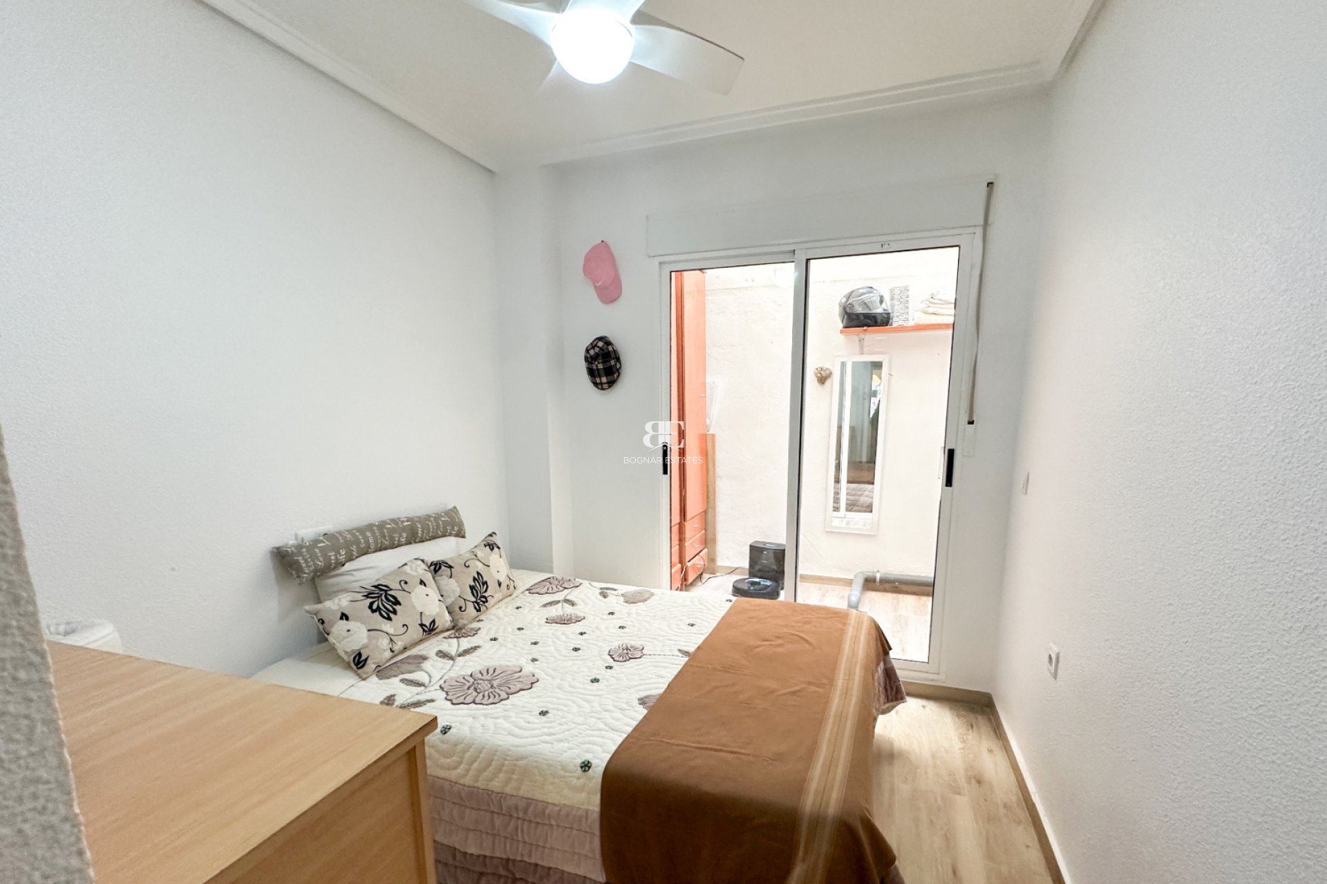 Resale - apartment -
Torrevieja - Center