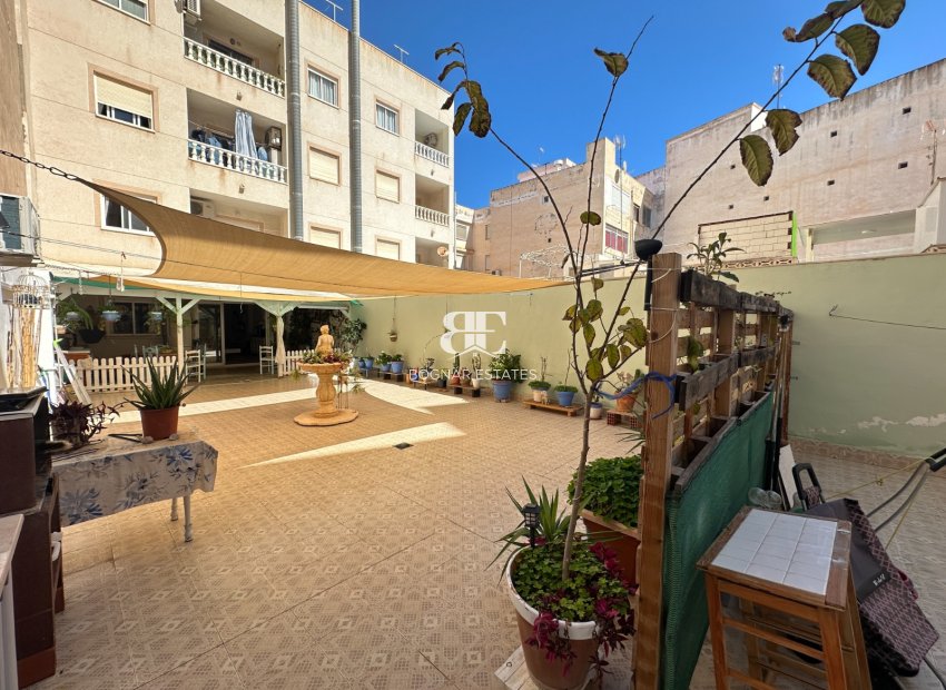 Resale - apartment -
Torrevieja - Center