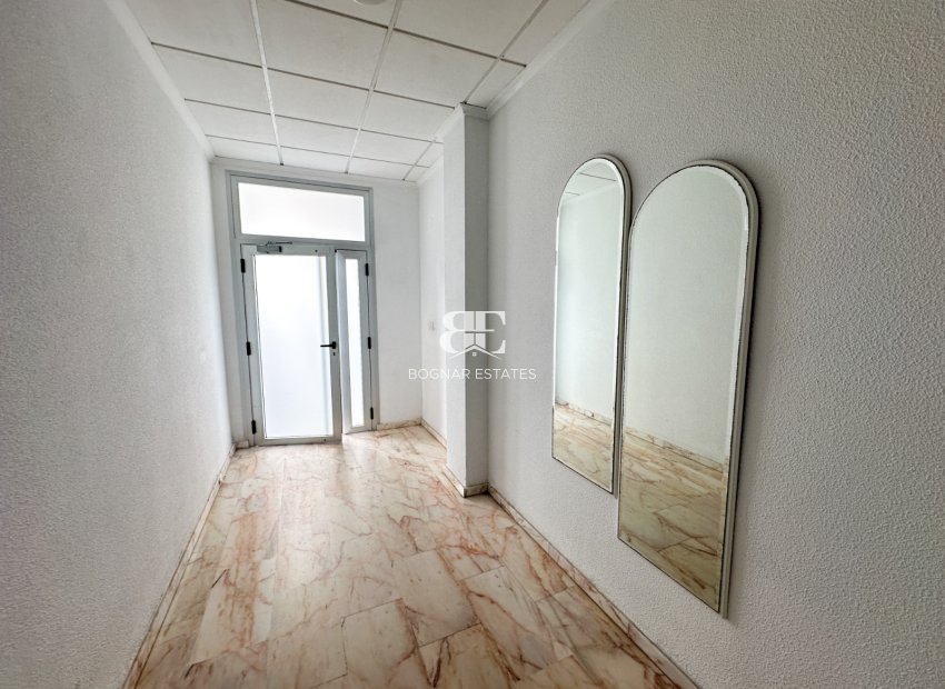 Resale - apartment -
Torrevieja - Center