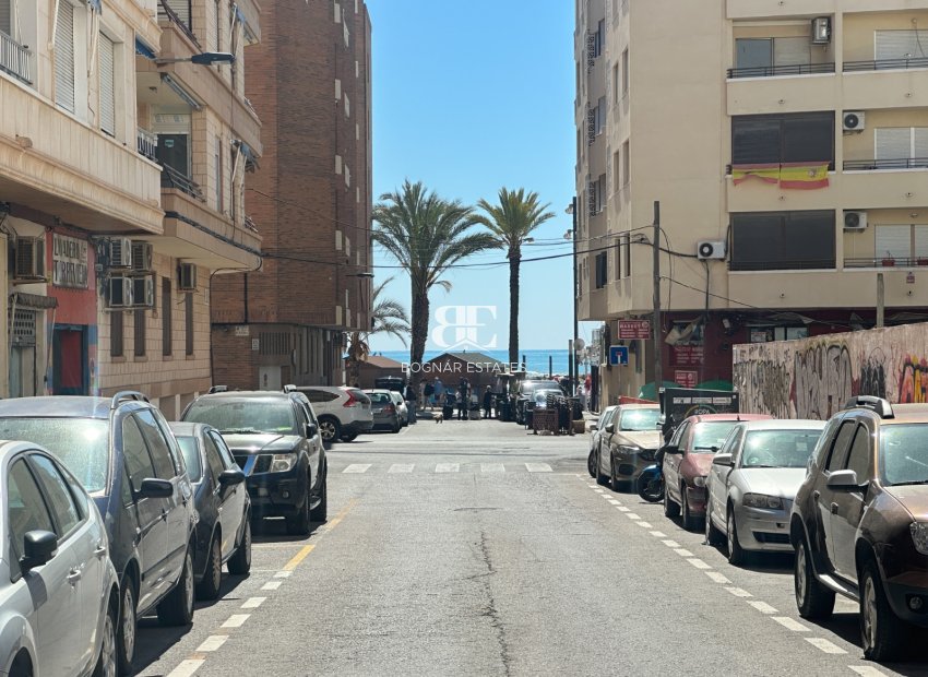 Resale - apartment -
Torrevieja - Center