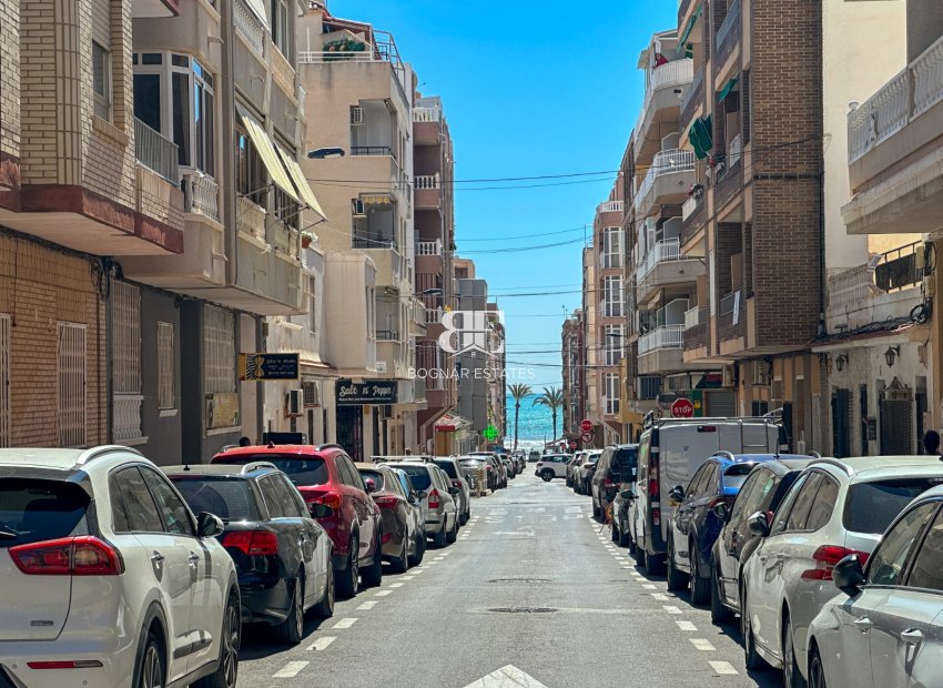 Resale - apartment -
Torrevieja - Center